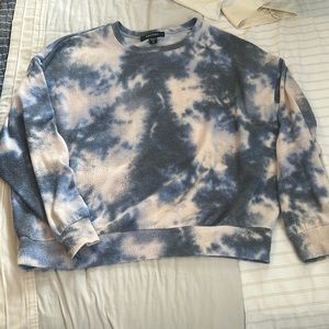 Women’s cozy sweatshirt